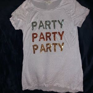 “Party party party” tee shirt 🥳